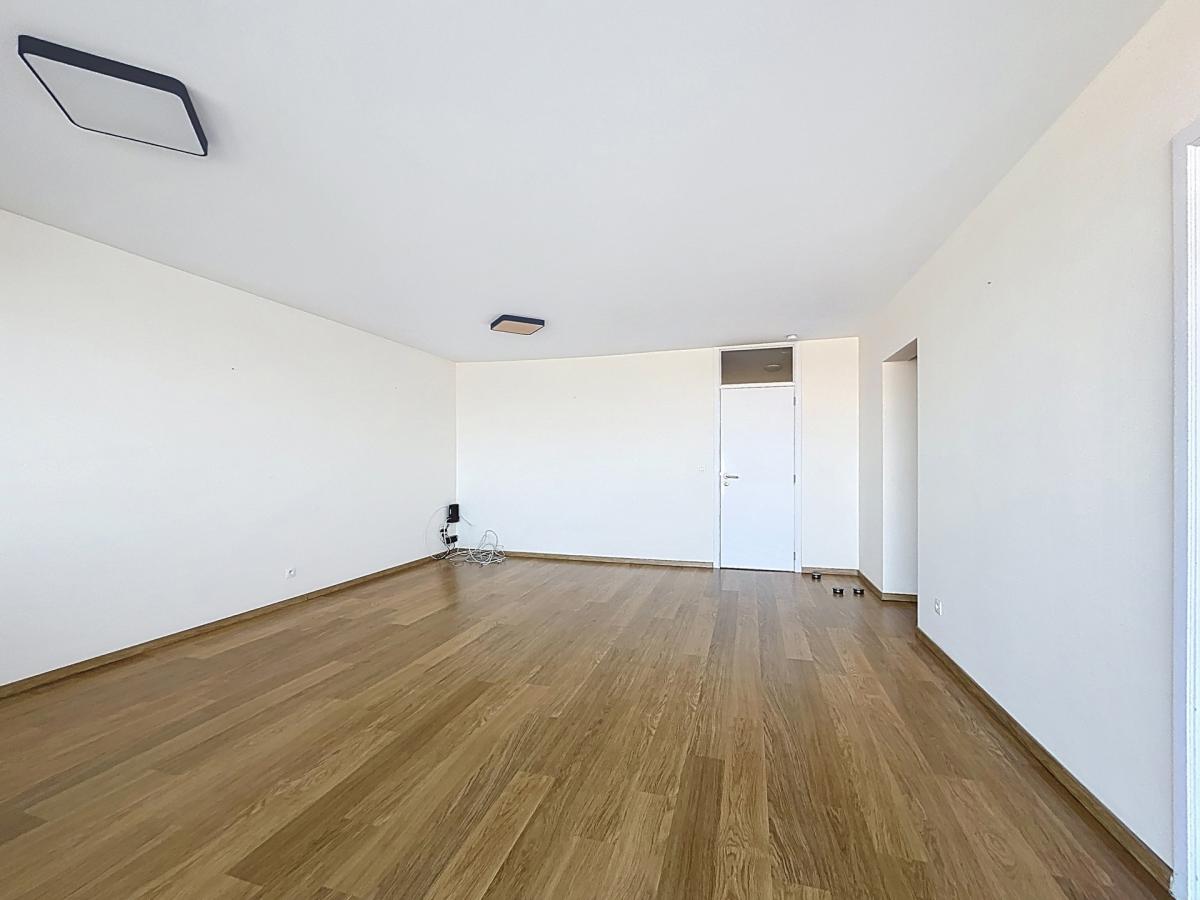 UCL : Lumineux appartement dernier étage avec une terrasse