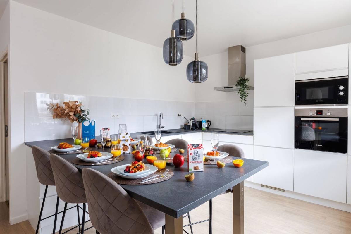 Cinquantenaire: bel appartement rénové 127m² terr, pk