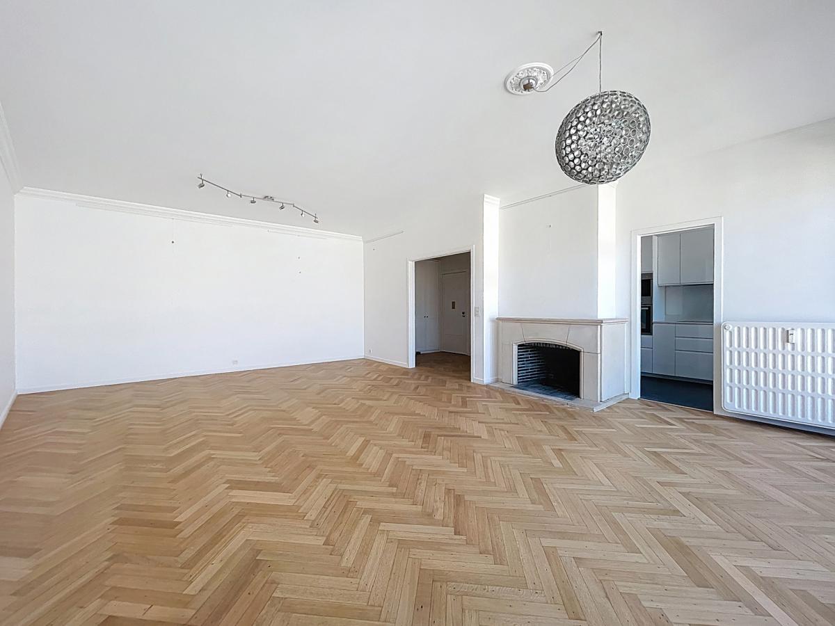 Roosevelt/ULB : Appartement 3 chambres + terrasse + garage 