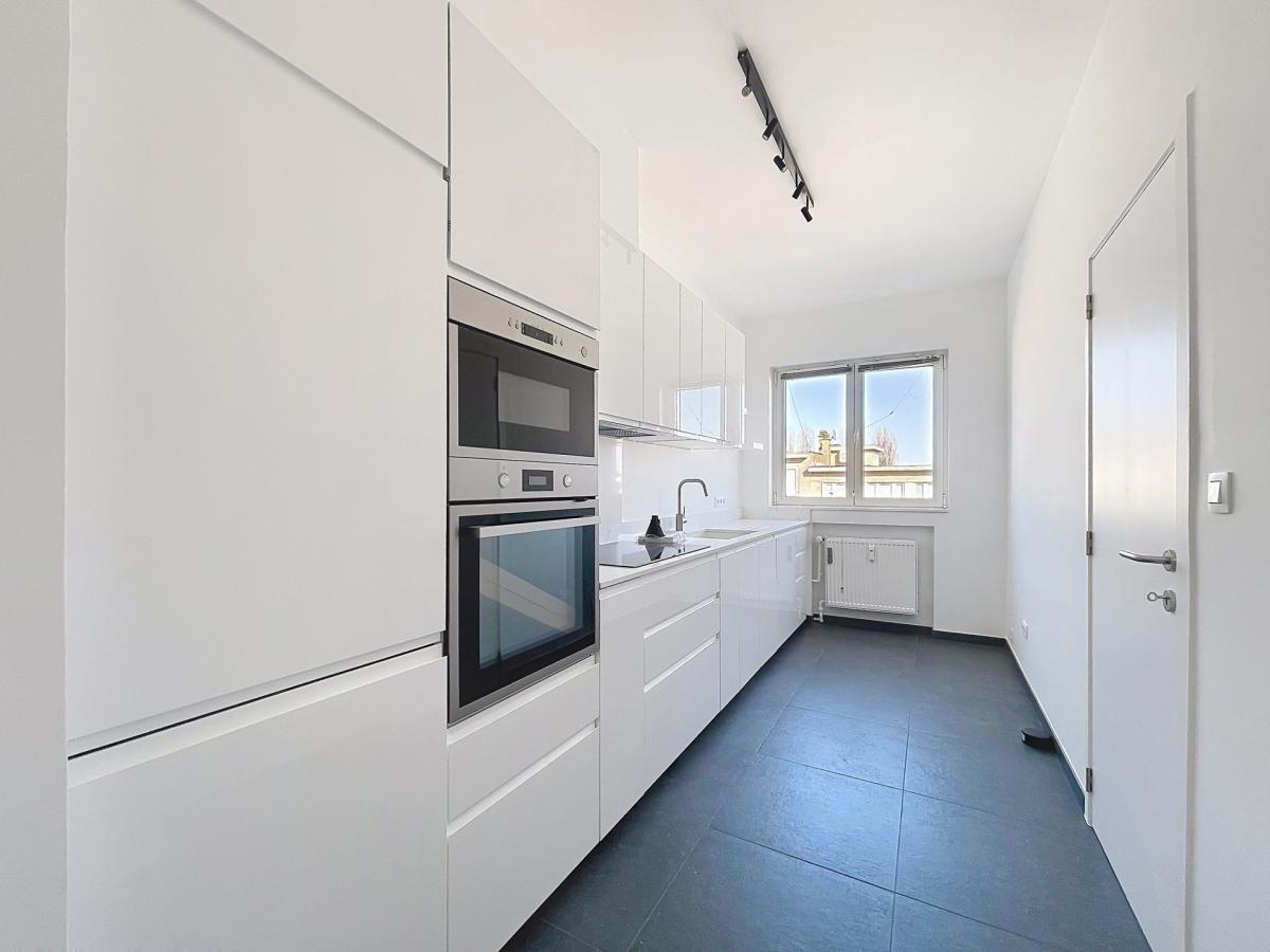 Roosevelt/ULB : Appartement 3 chambres + terrasse + garage 