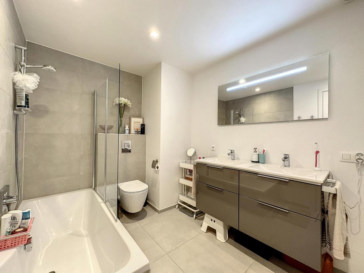 Cambre 33 : Sublime appartement 2 chambres + terrasses