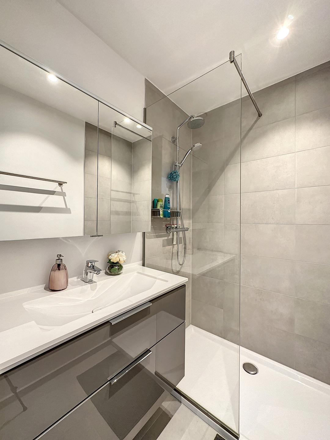 Cambre 33 : Sublime appartement 2 chambres + terrasses