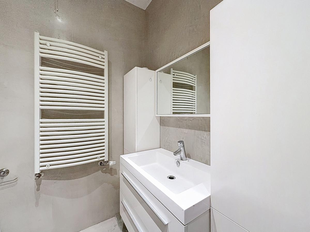 Pl. Vanderkindere : Lumineux triplex penthouse + terrasse