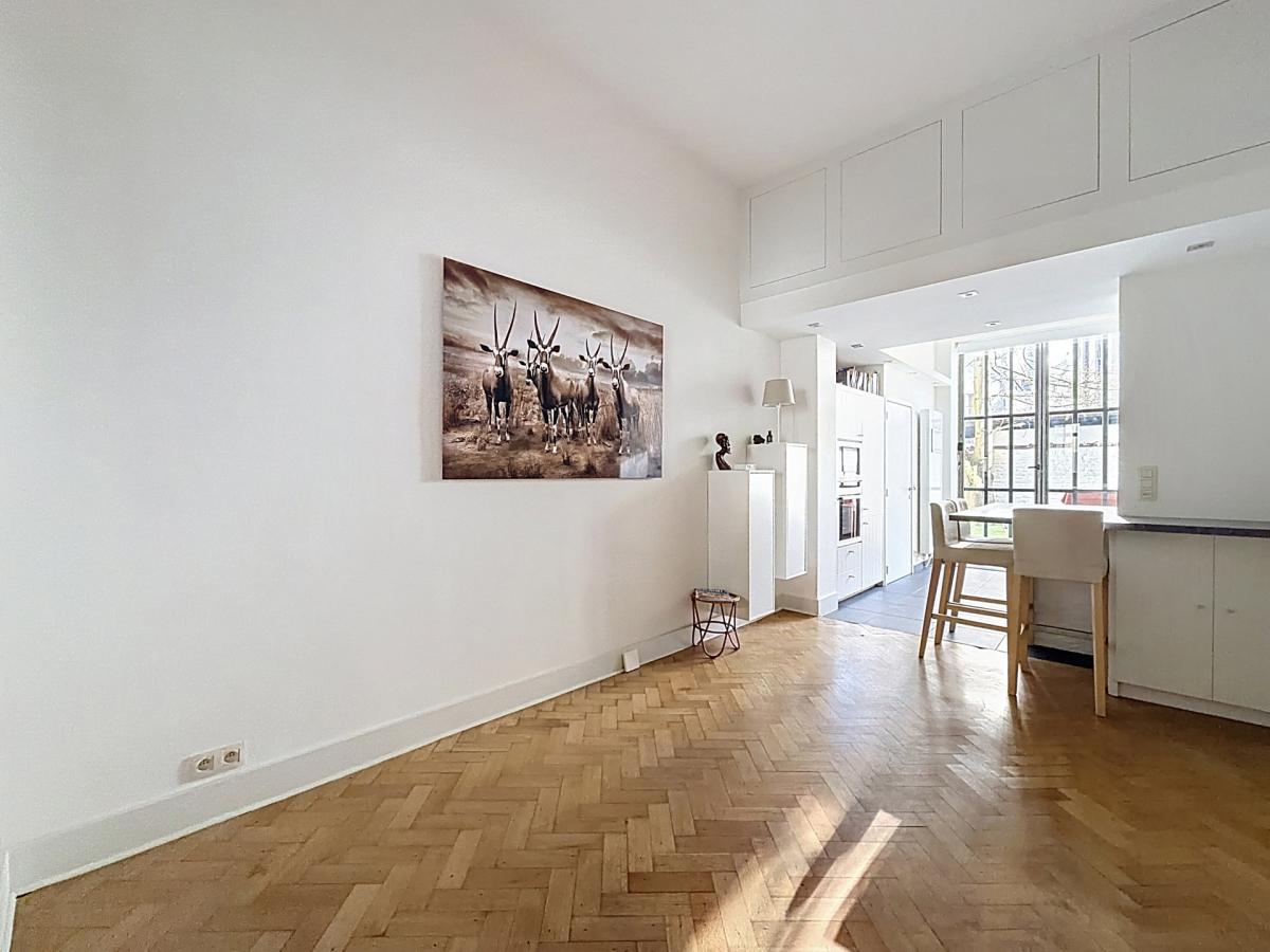 Chatelain : Beau rez-de-chaussée avec jardin !