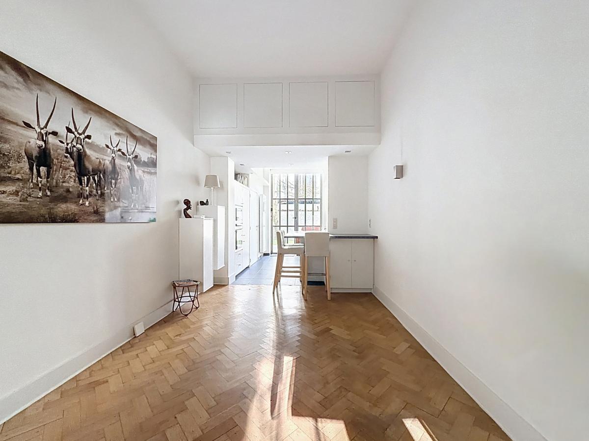 Chatelain : Beau rez-de-chaussée avec jardin !