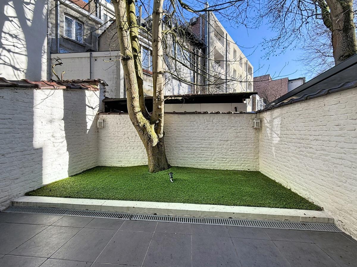 Chatelain : Beau rez-de-chaussée avec jardin !