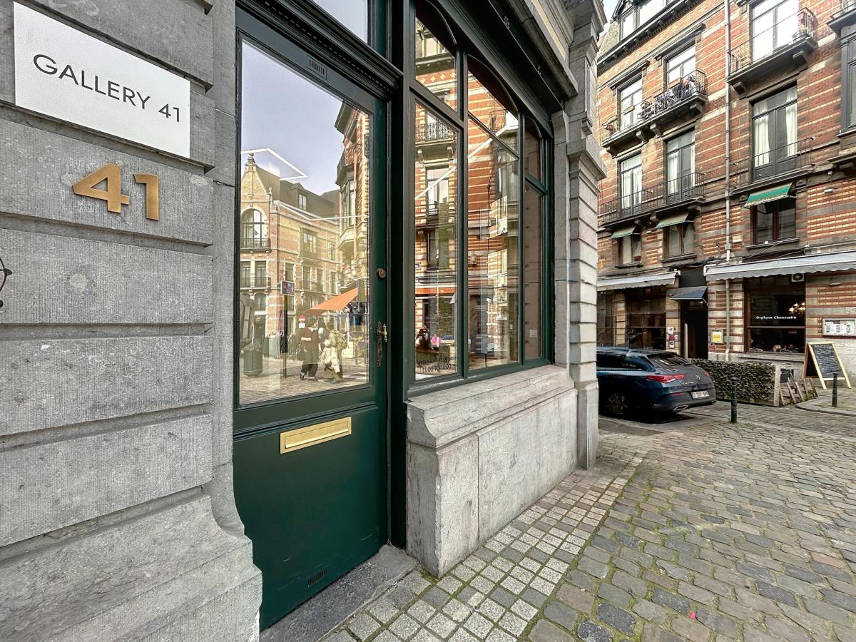 Au cœur du Sablon : Rez commercial remis à neuf