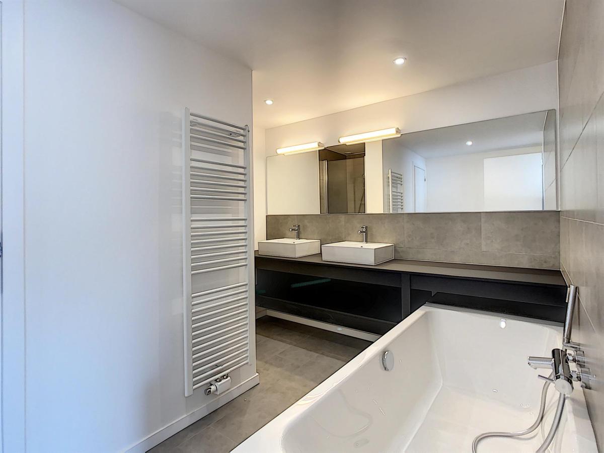 Cottages : Belle maison mitoyenne + terrasses + jardin