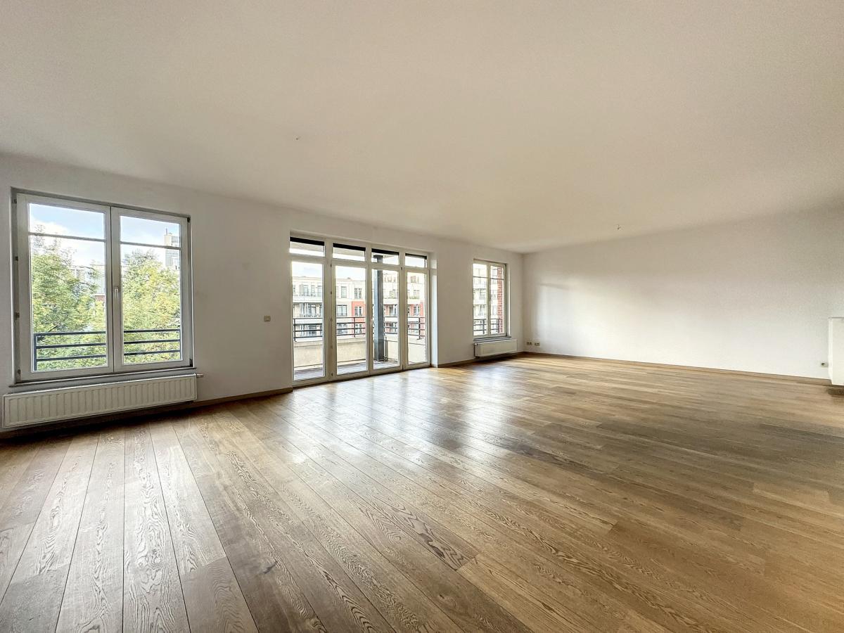 Brugmann Court : Superbe appartement 4 chambres + terrasse