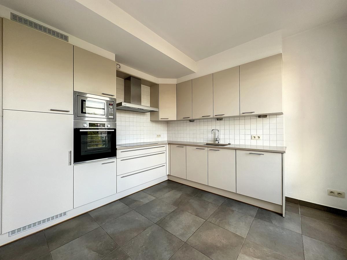 Brugmann Court : Superbe appartement 4 chambres + terrasse