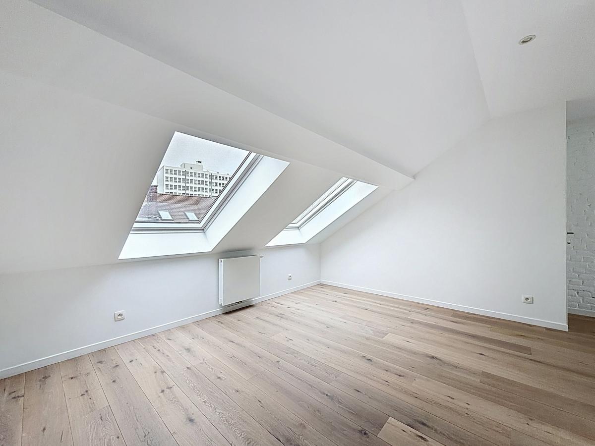 Tenbosch :  Magnifique duplex entièrement rénové 