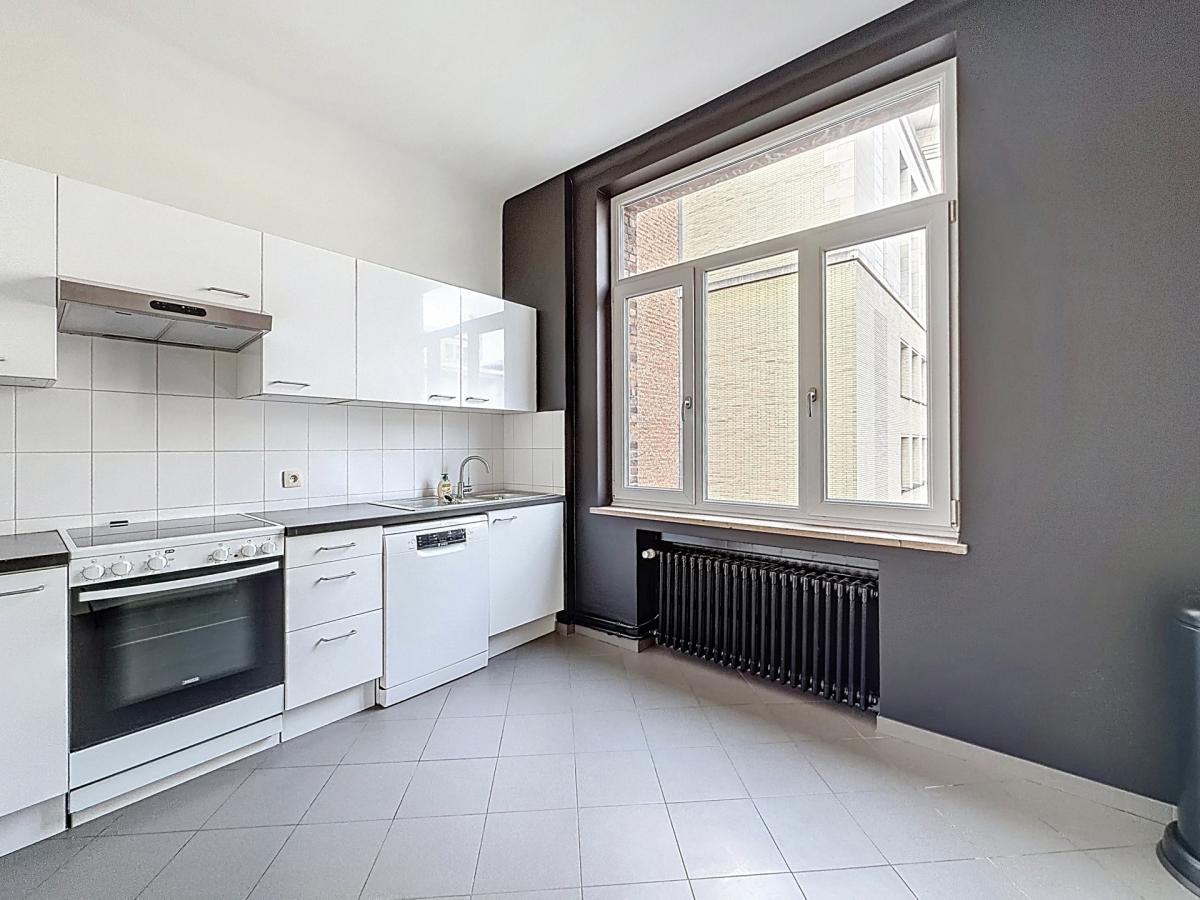 Boulevard Waterloo : Bel appartement meublé de 2 chambres