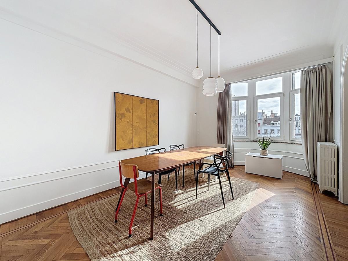 Boulevard Waterloo : Bel appartement meublé de 2 chambres