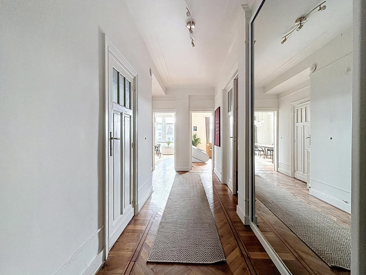 Boulevard Waterloo : Bel appartement meublé de 2 chambres