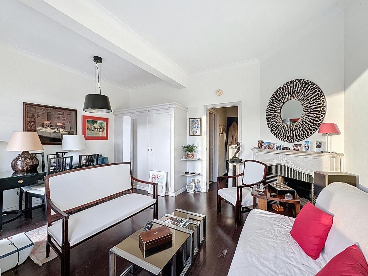 Paul Lauters: Beau studio de ± 32 m² 