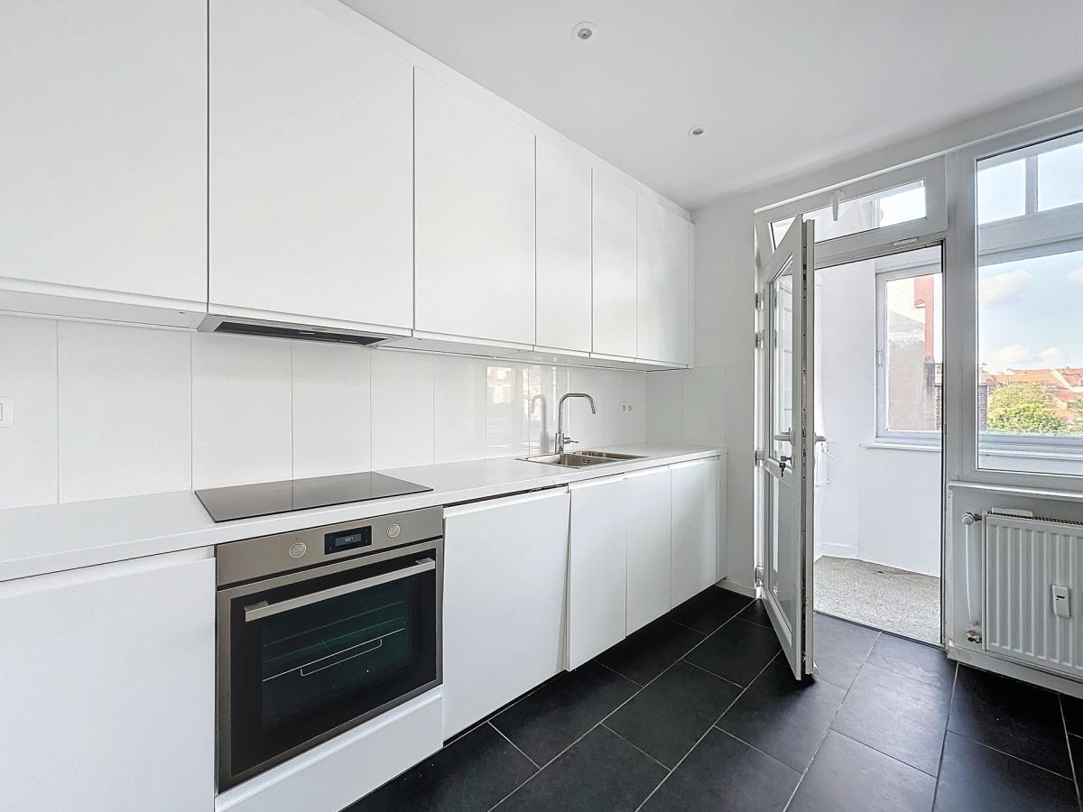 Churchill, spacieux appartement rénové 3 ch