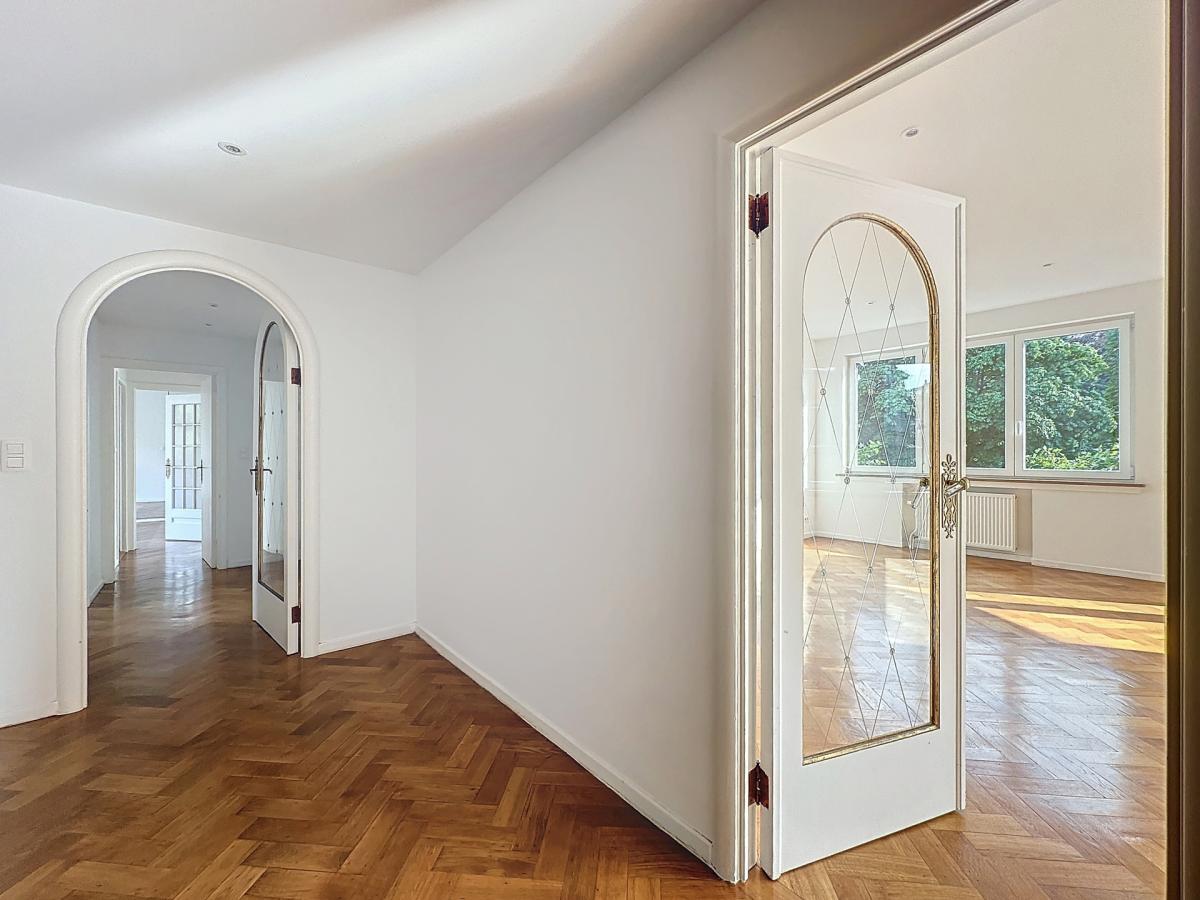 Churchill, spacieux appartement rénové 3 ch