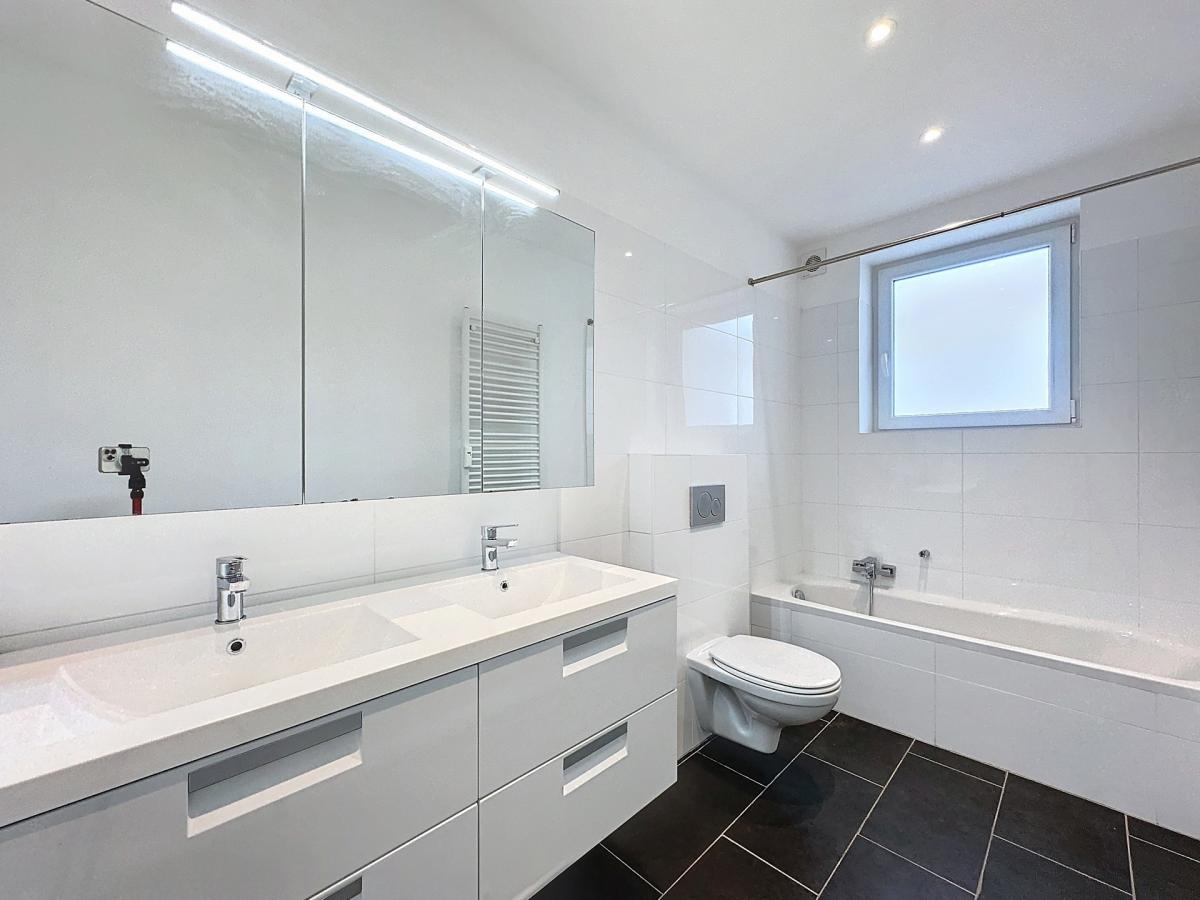 Churchill, spacieux appartement rénové 3 ch