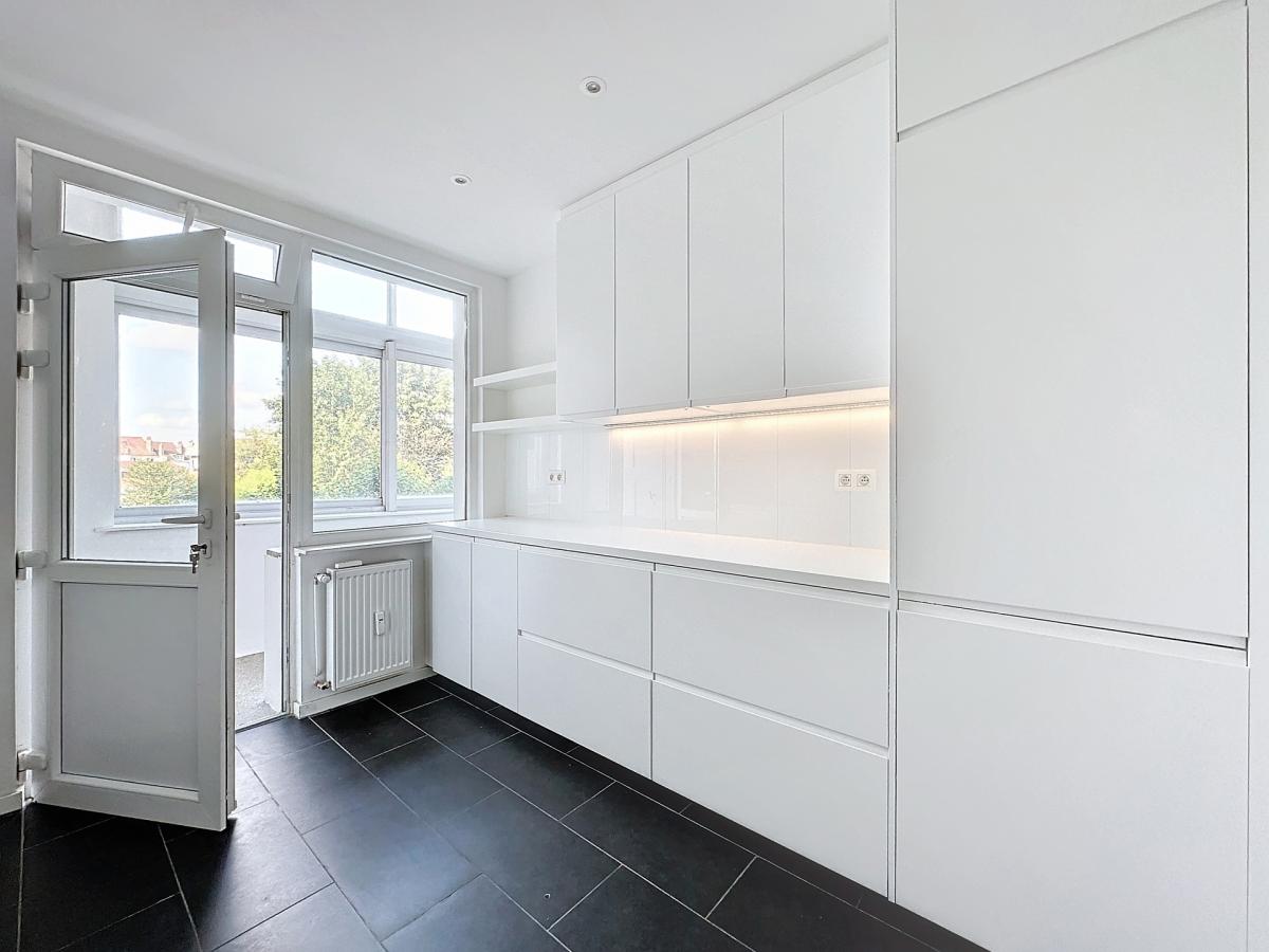 Churchill, spacieux appartement rénové 3 ch