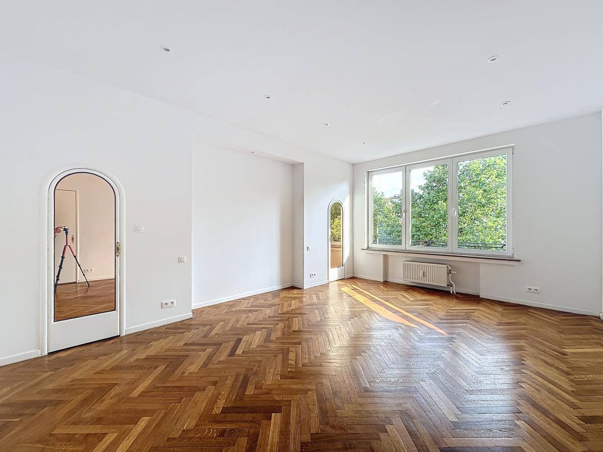 Churchill, spacieux appartement rénové 3 ch