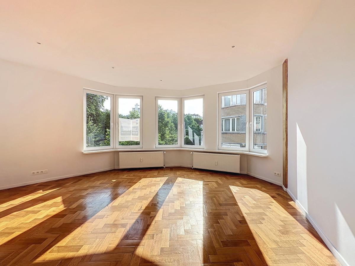 Churchill, spacieux appartement rénové 3 ch