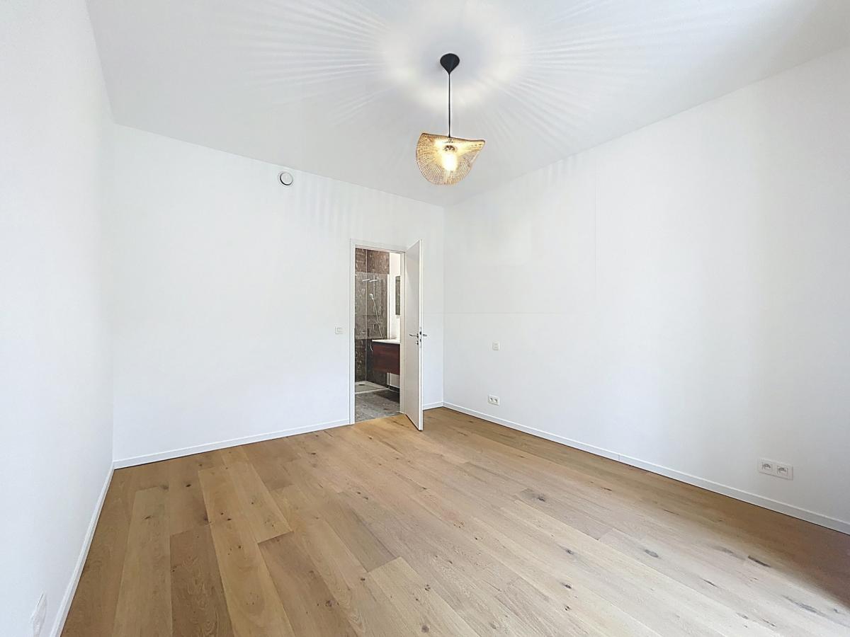 Immeuble The W : Appartement neuf 1ch près UCL avec terrasse