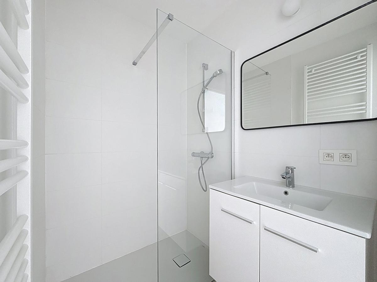 JOURDAN : Bel appartement neuf 3 CH + Terasse