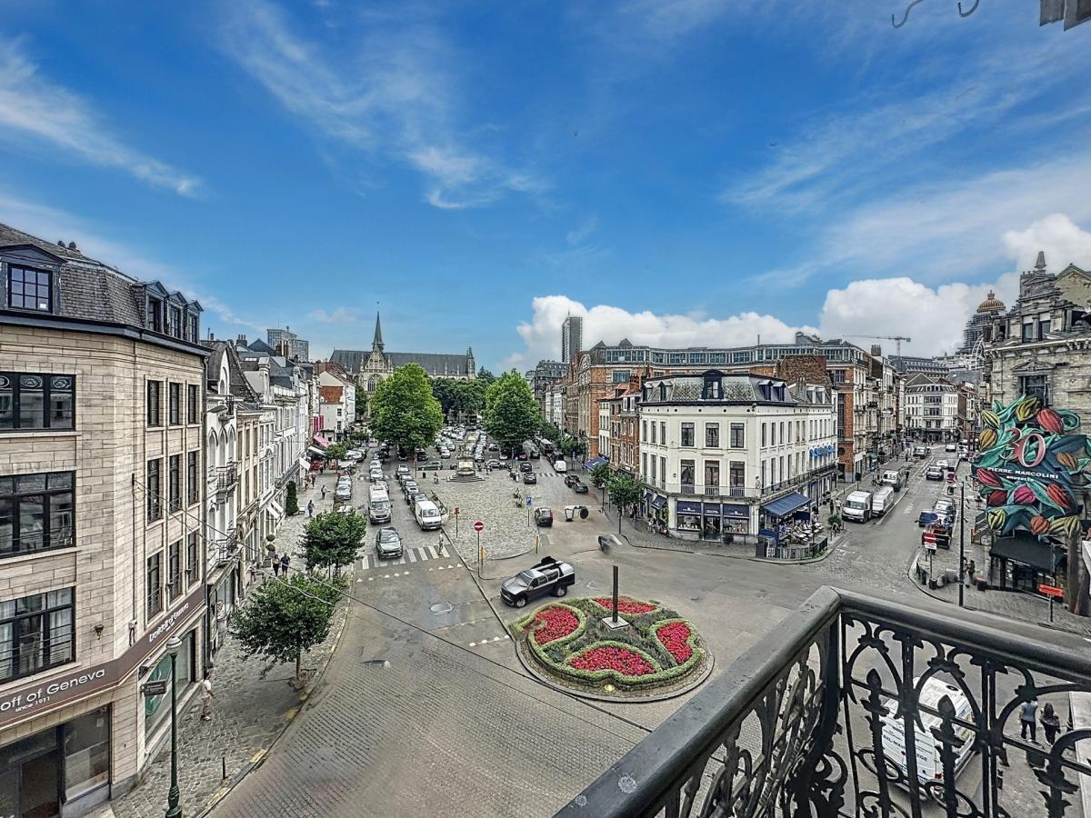 Sablon : Superbe studio avec vue sur la Place