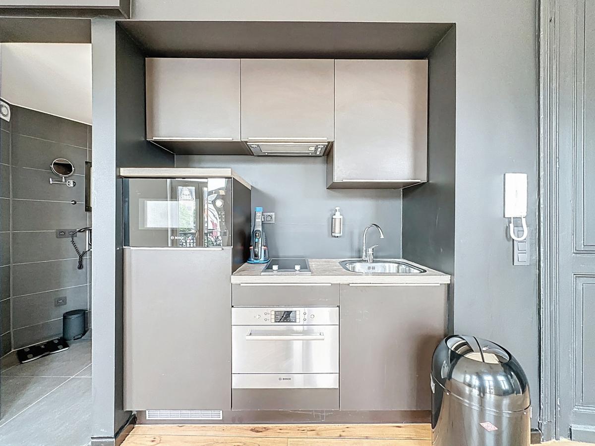 Sablon : Superbe studio avec vue sur la Place