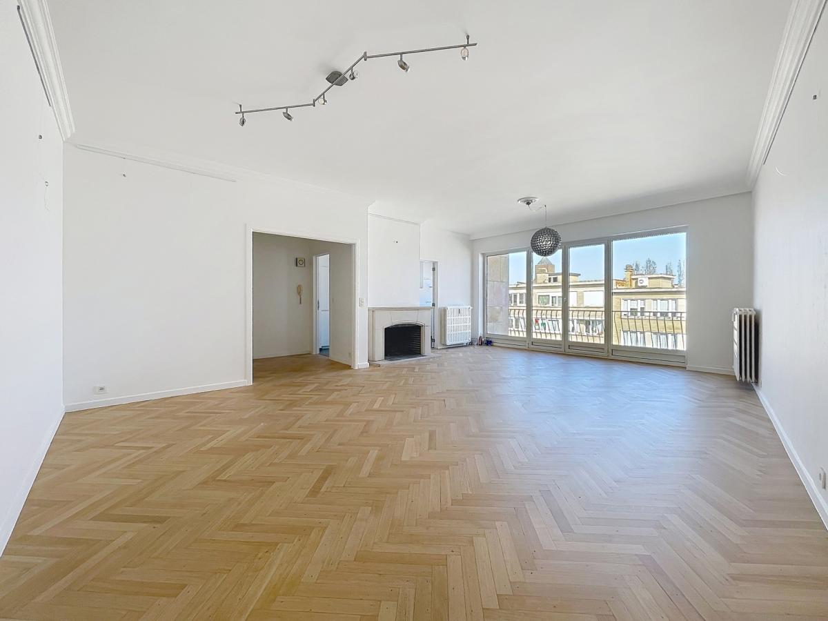 Roosevelt/ULB : Appartement 3 chambres + terrasse + garage 