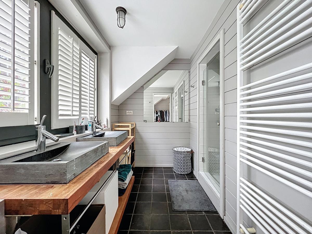 Centre de Bruxelles : magnifique maison + jardin + parking