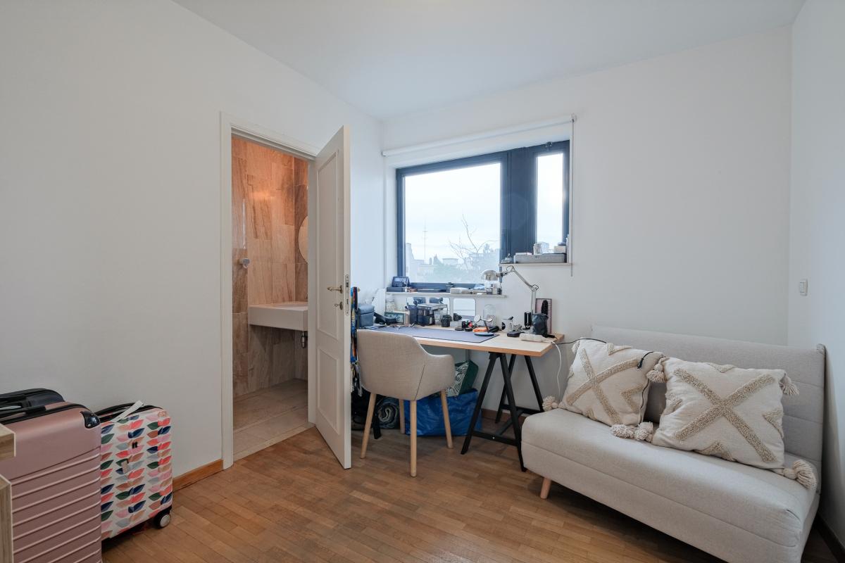 Molière/Pl. C.Meunier : Appartement 100m² 2 ch, terr + pk