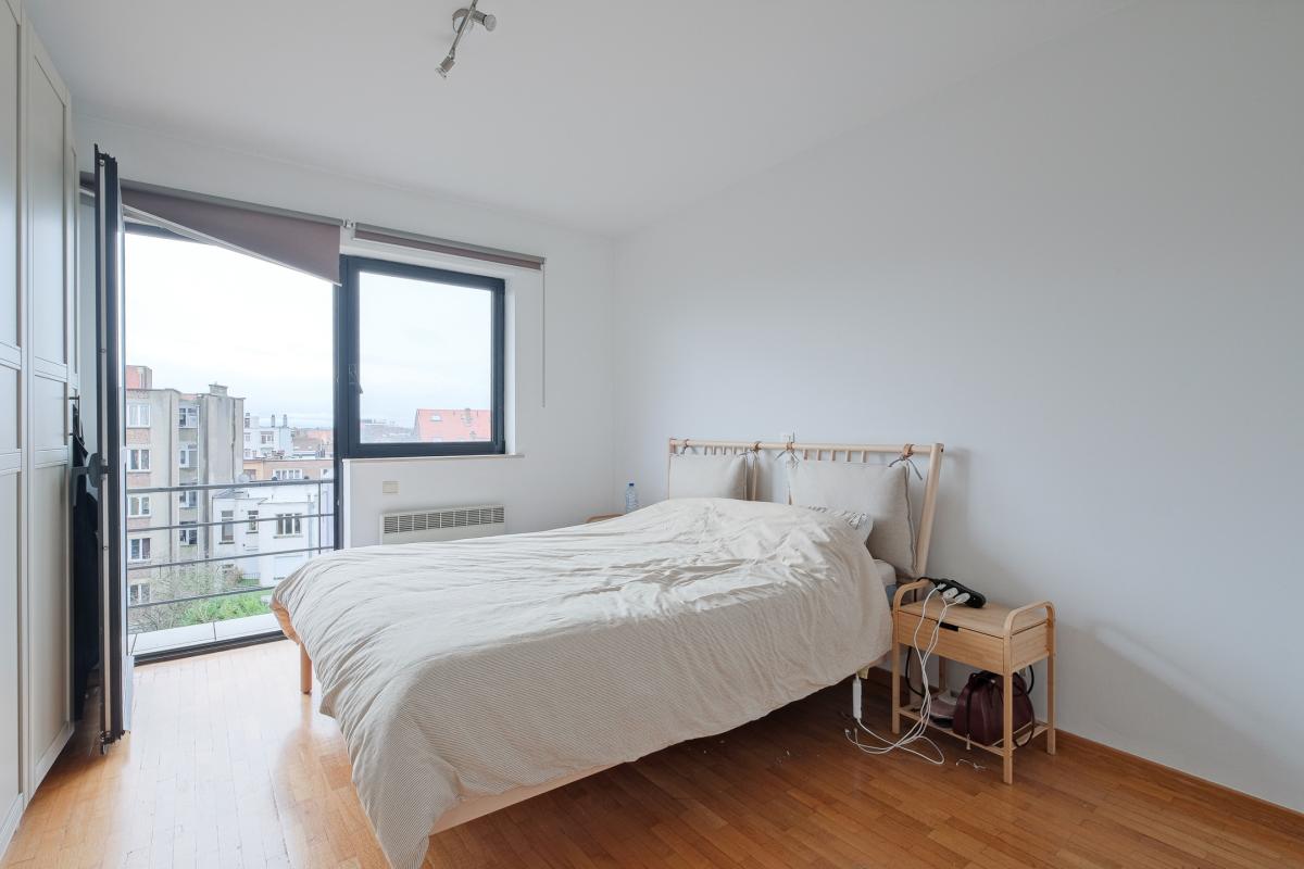 Molière/Pl. C.Meunier : Appartement 100m² 2 ch, terr + pk