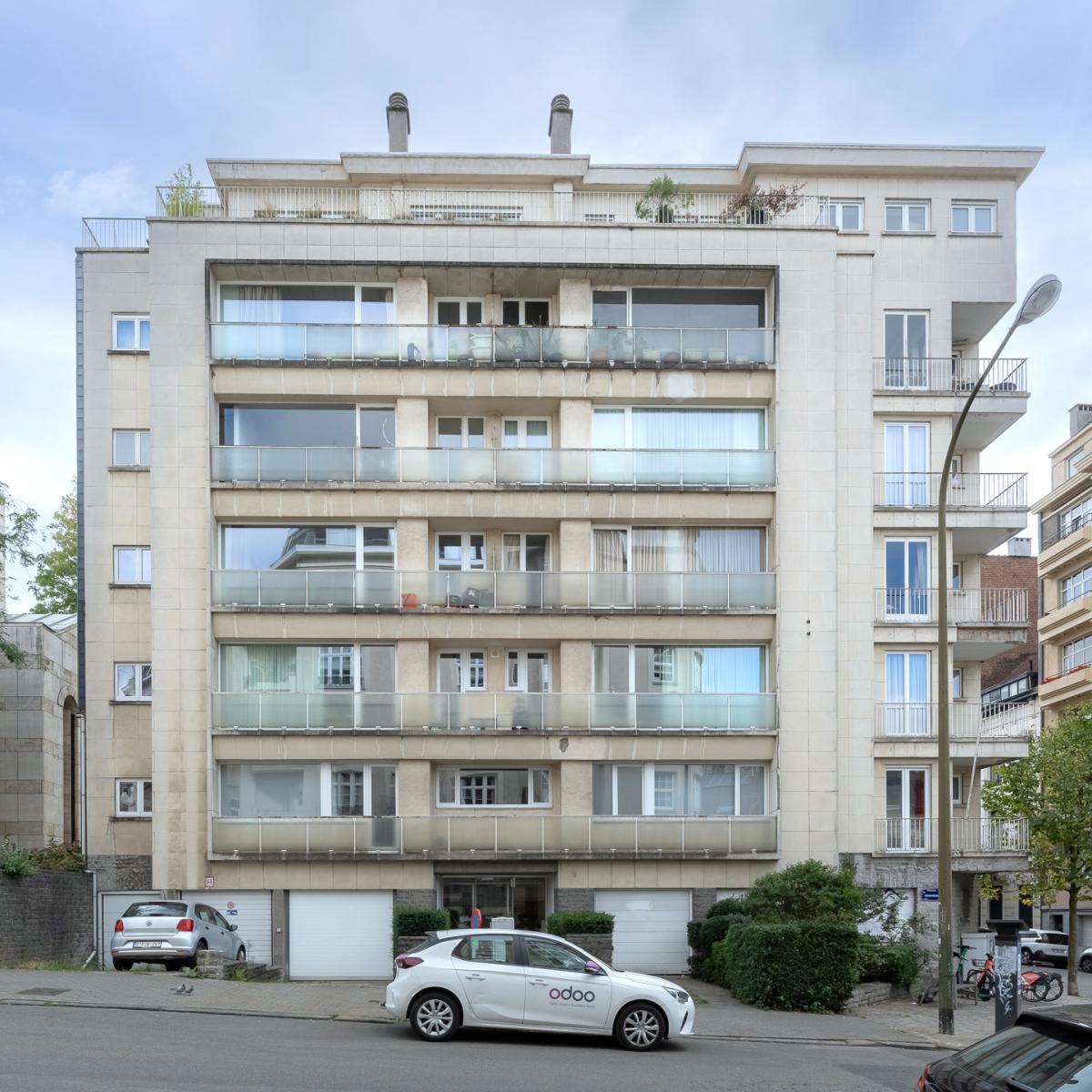 SOUS OFFRE !! Châtelain/Tenbosch: Bel appartement 92m² 2 ch + balcons