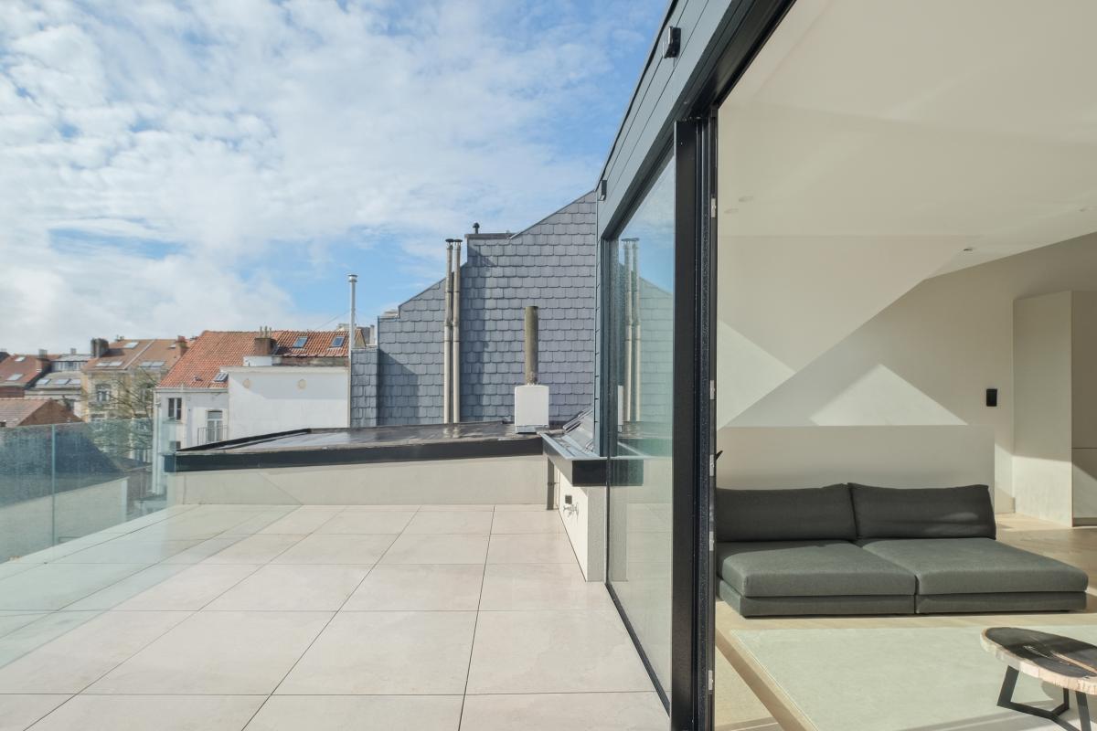 Abbaye, sublime duplex penthouse rénové 3 ch