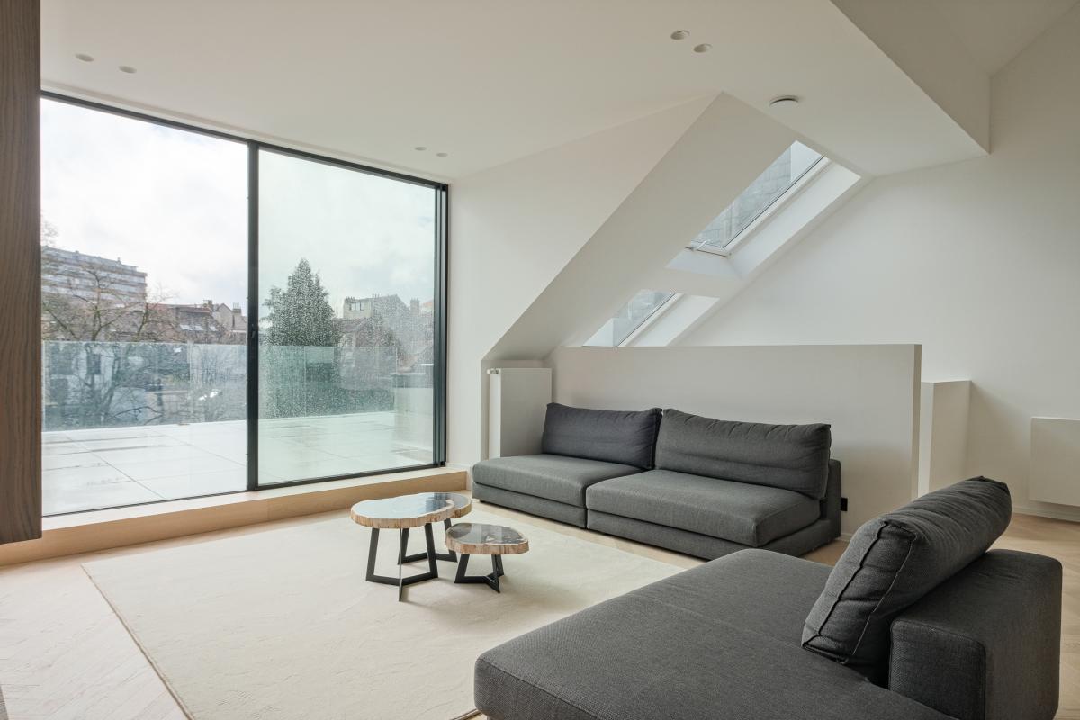 Abbaye, sublime duplex penthouse rénové 3 ch