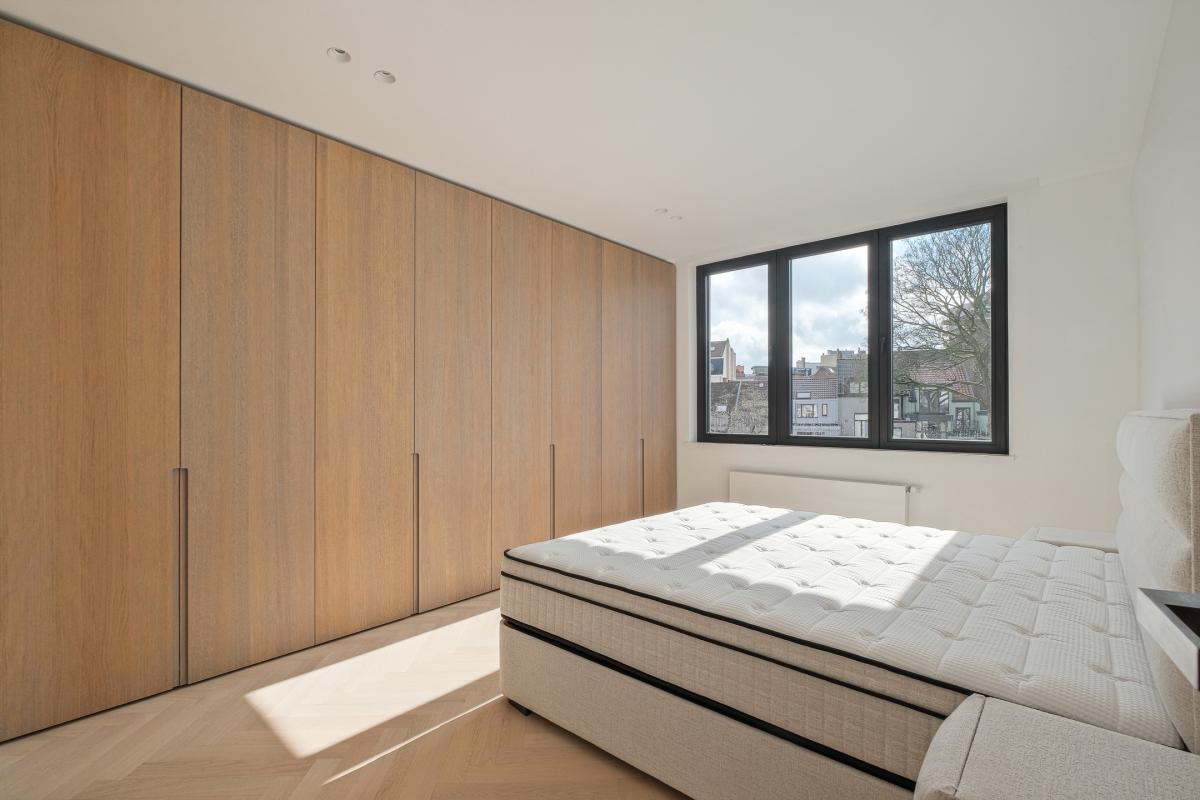 Abbaye, sublime duplex penthouse rénové 3 ch