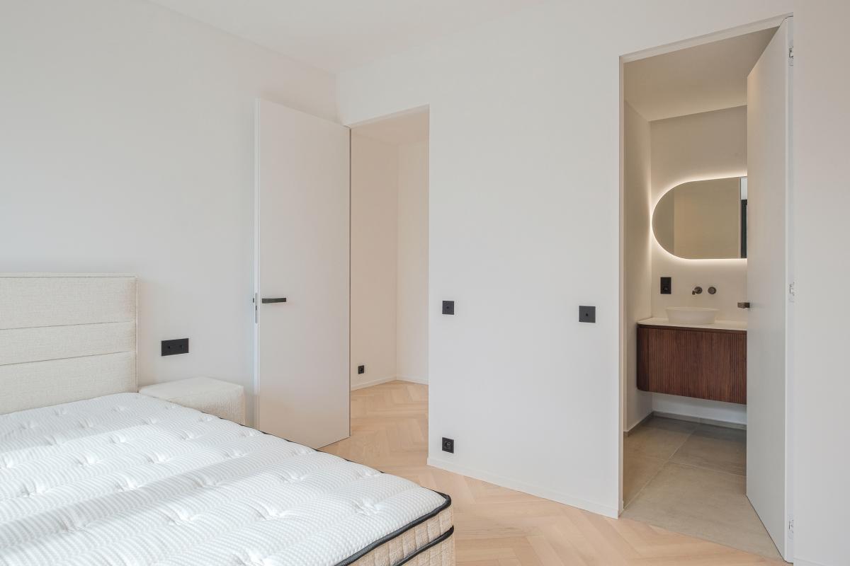 Abbaye, sublime duplex penthouse rénové 3 ch