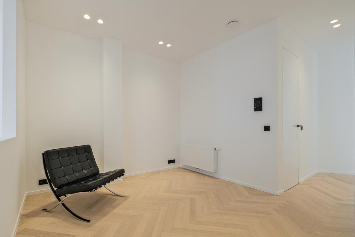 Abbaye, sublime duplex penthouse rénové 3 ch