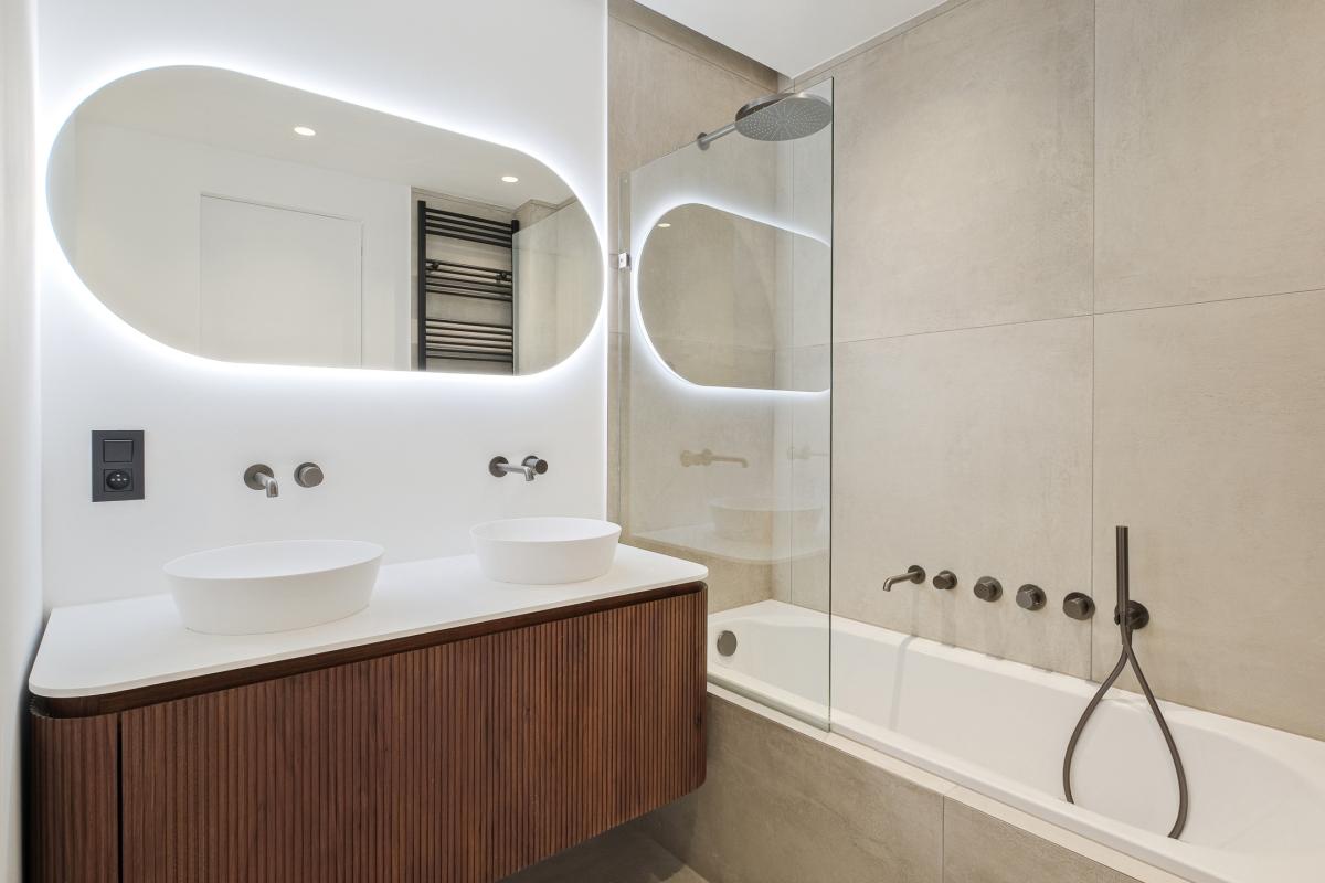 Abbaye, sublime duplex penthouse rénové 3 ch