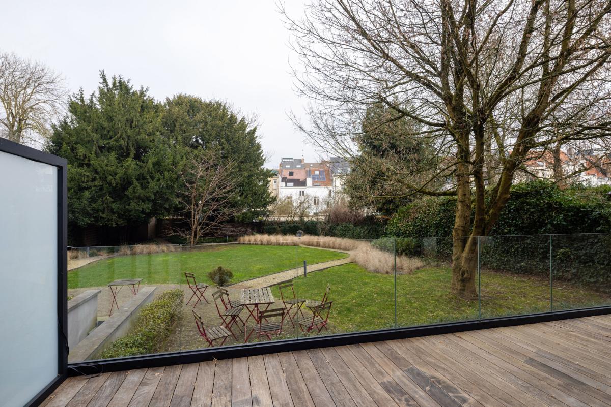 RDC - 2 chambres avec terrasse et jardin au cœur de Brugmann