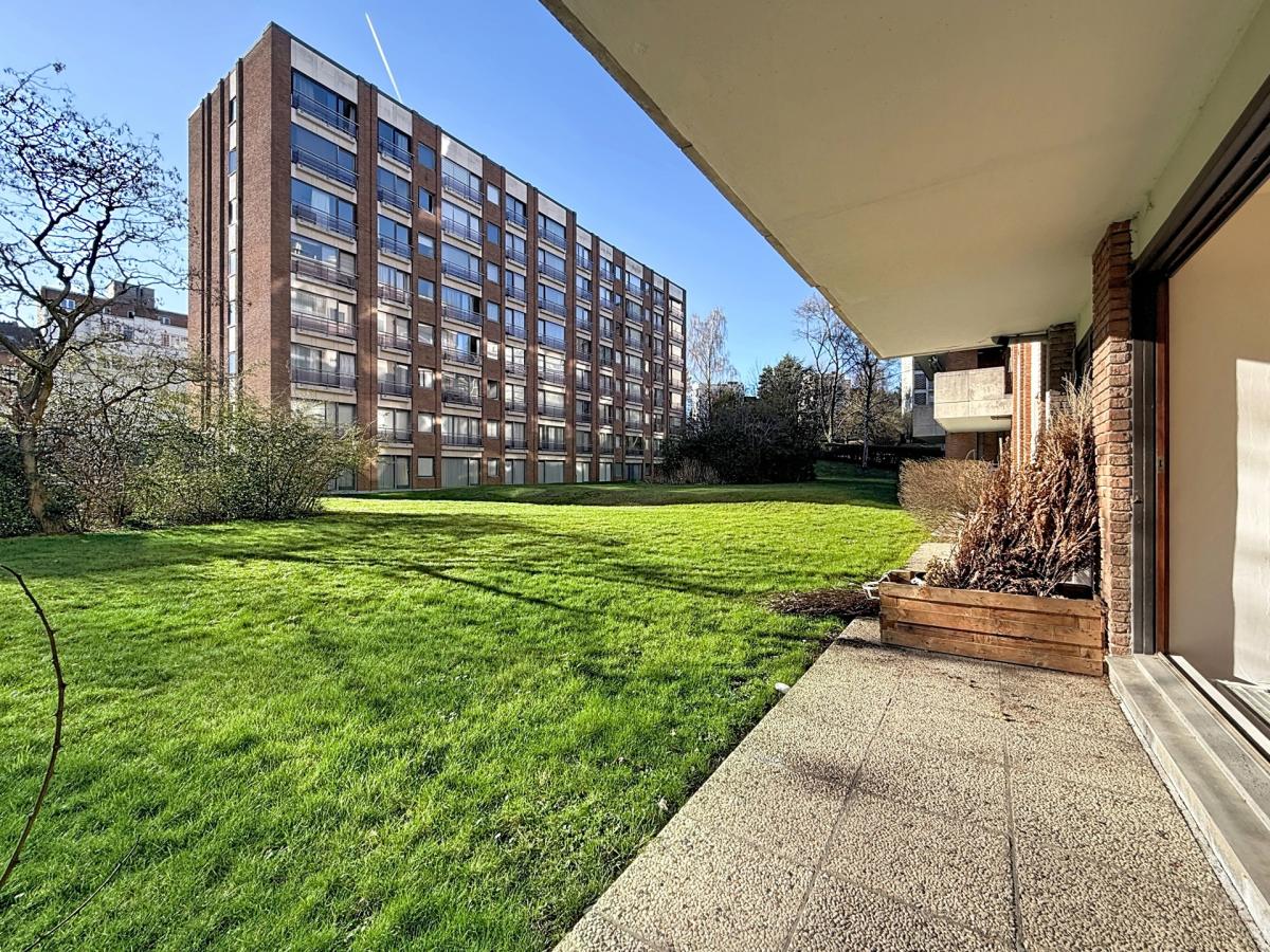Parc Brugmann: Bel appartement 2 chambres avec jardin commun