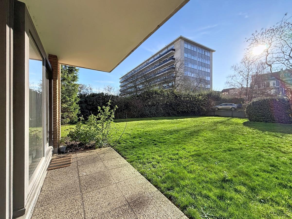 Parc Brugmann: Bel appartement 2 chambres avec jardin commun