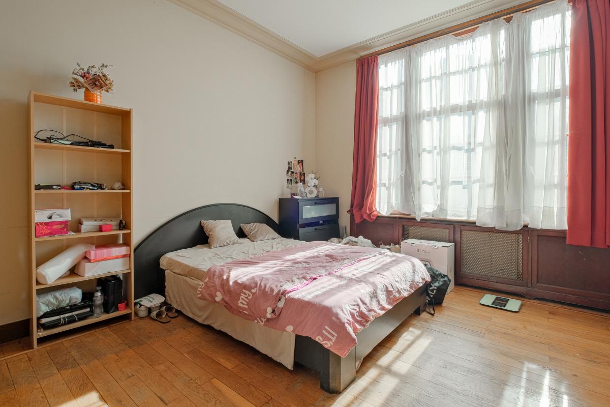 Magnifique Hôtel de maître de ± 600 m², jardin et garage.