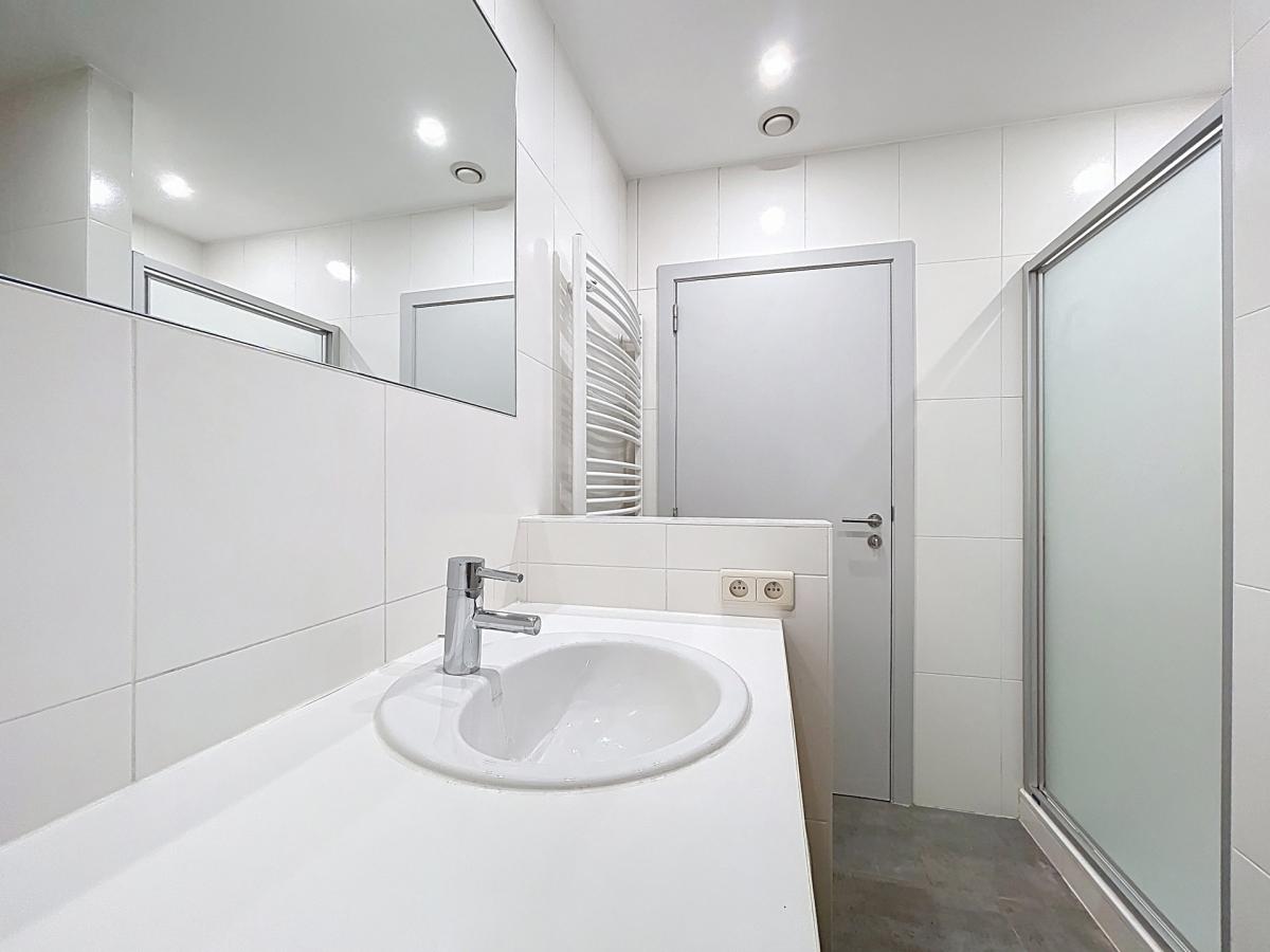 Drossart : Superbe appartement + terrasse + parking 