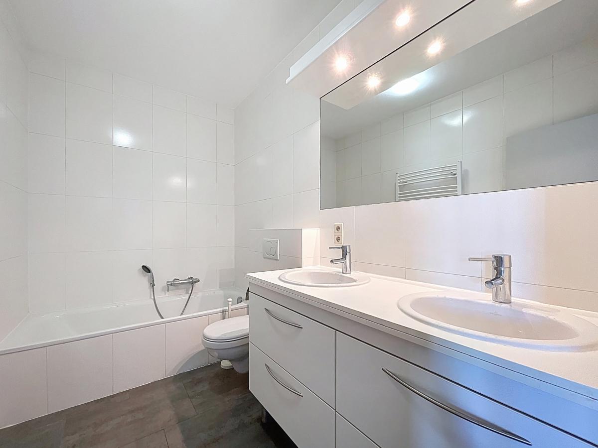 Drossart : Superbe appartement + terrasse + parking 