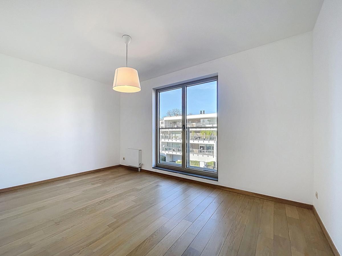 Drossart : Superbe appartement + terrasse + parking 