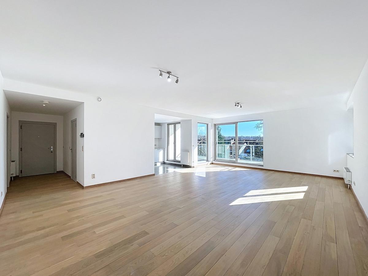 Drossart : Superbe appartement + terrasse + parking 