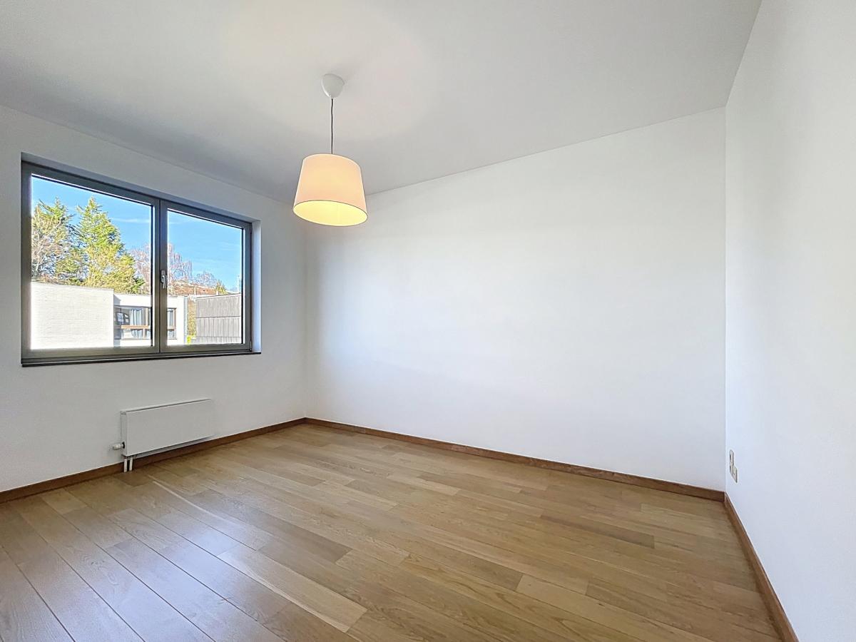 Drossart : Superbe appartement + terrasse + parking 