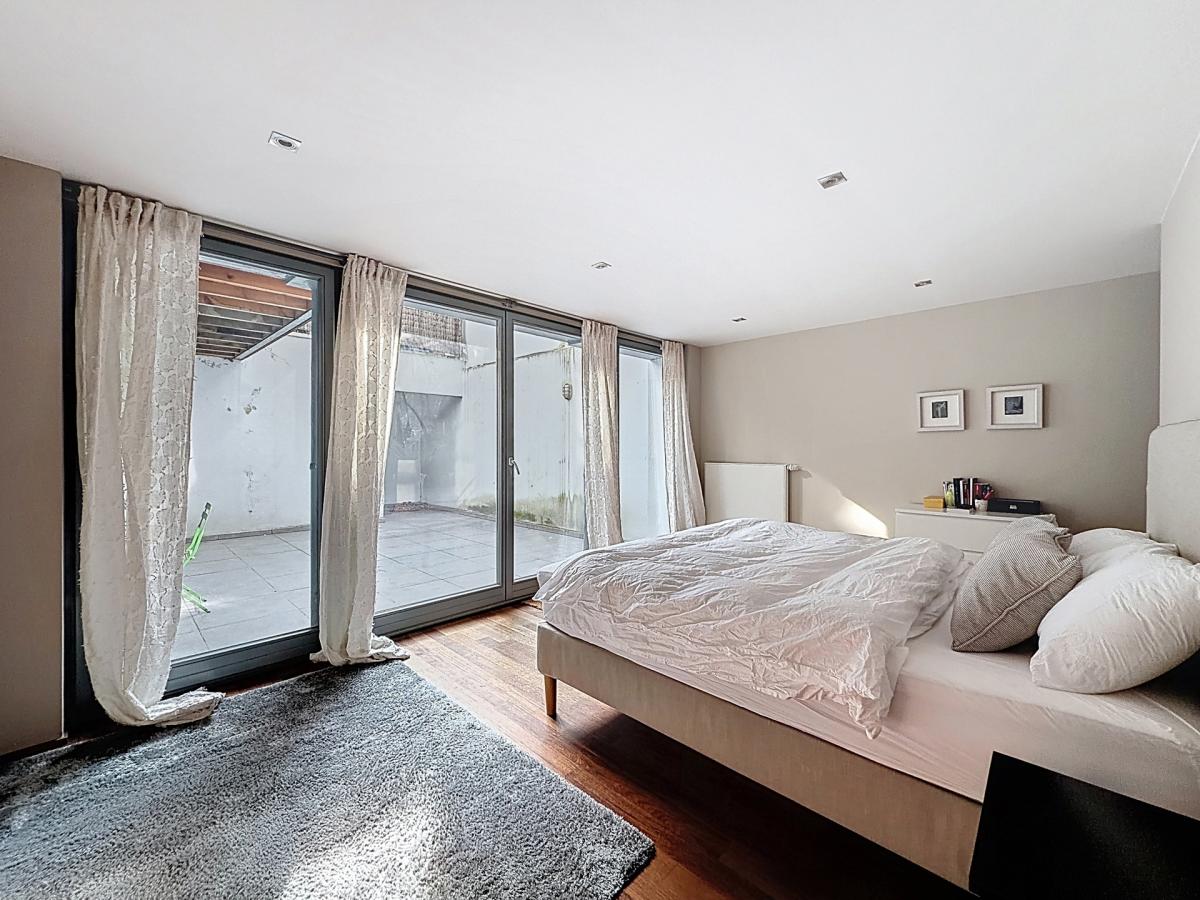 Rue de Naples : Superbe duplex rénové + terrasse 